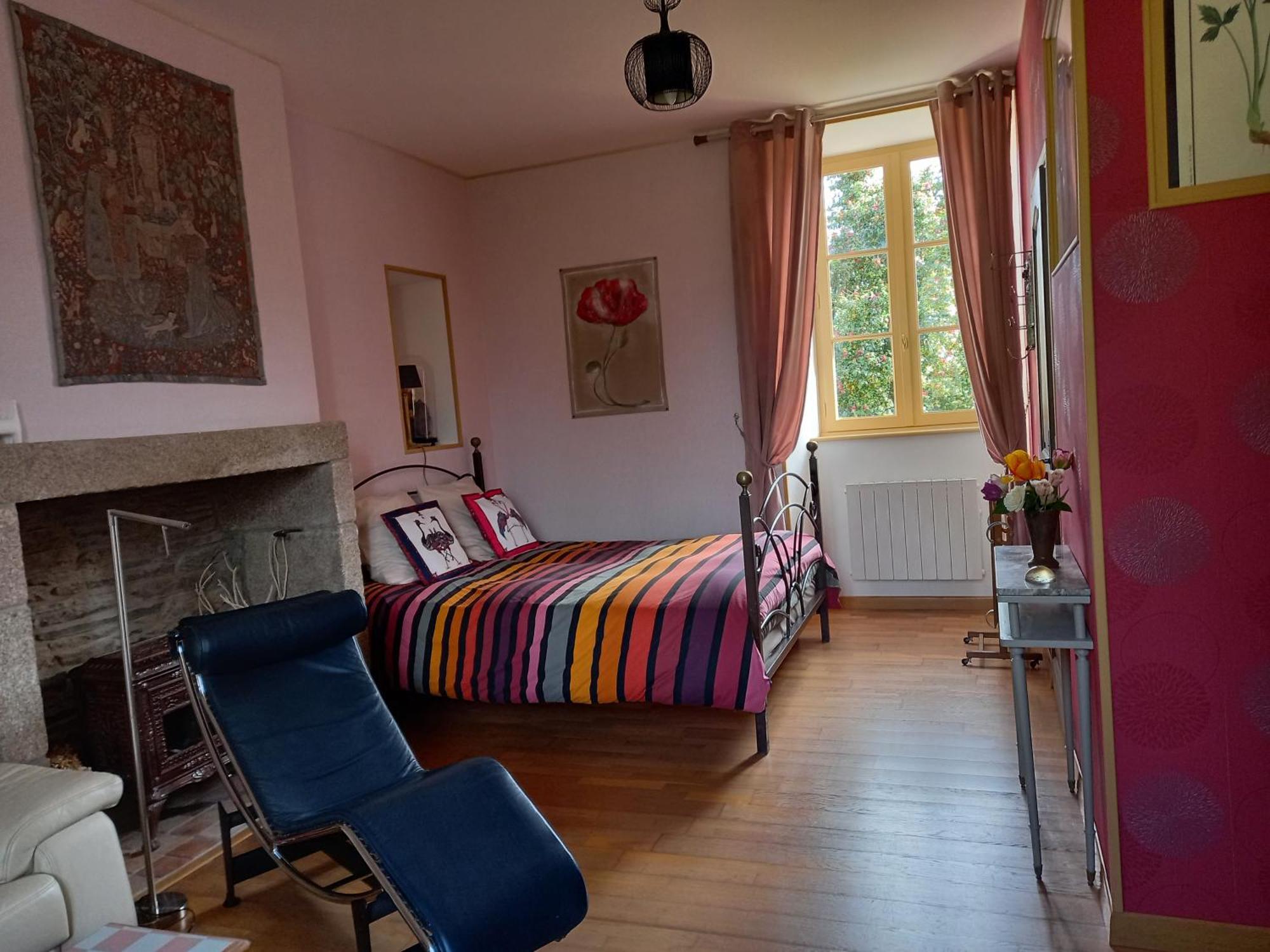 Le Petit Manoir Bed & Breakfast Isigny-le-Buat Dış mekan fotoğraf
